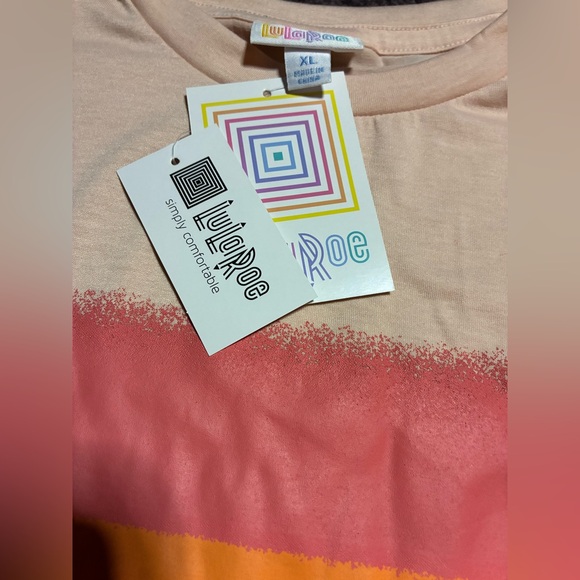 LuLaRoe Beige 'Time to Explore' Graphic Tee - Picture 2 of 3